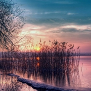 湖畔落日风景头像图片